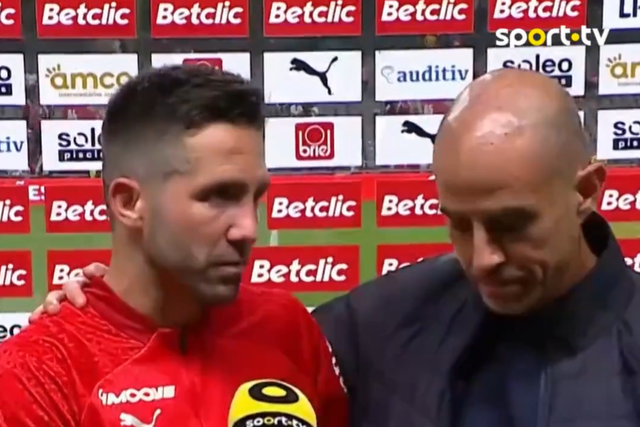 VÍDEO: João Moutinho entrega prémio de homem do jogo a Rui Duarte