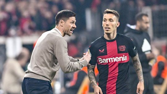 Grimaldo: «Quero ficar com Xabi Alonso em Leverkusen ou onde quer que seja»