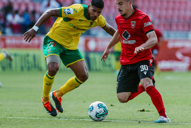 Liga 2: Paços e Penafiel empatam em jogo com final cinematográfico