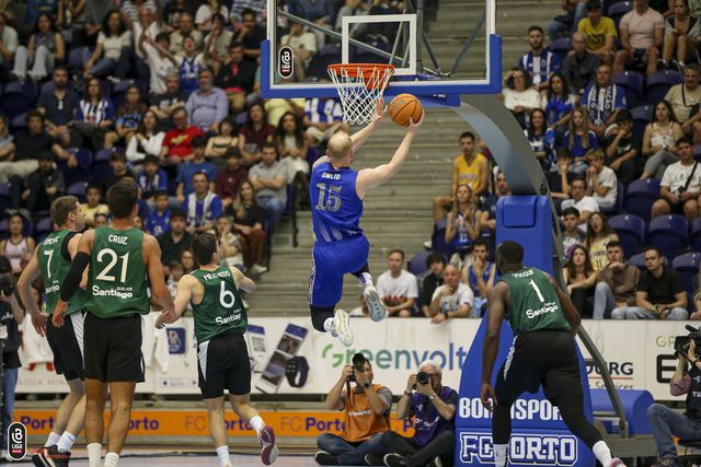 FC Porto mantém-se líder e imbatível na Dragão Arena