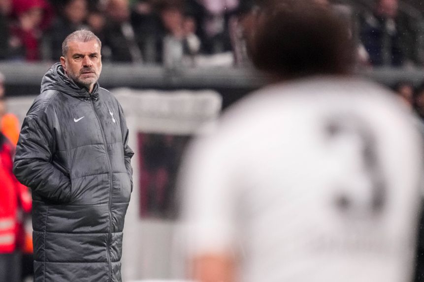 Ange Postecoglou durante o jogo de Frankfurt com o Eintracht, na Liga Europa