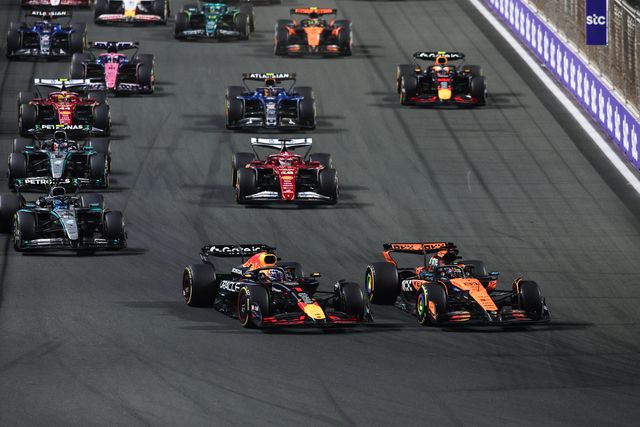 Verstappen tentou, mas Piastri reinou em Jeddah