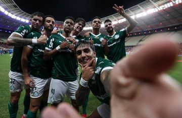 Palmeiras vence em Fortaleza com drama e é o novo líder do Brasileirão
