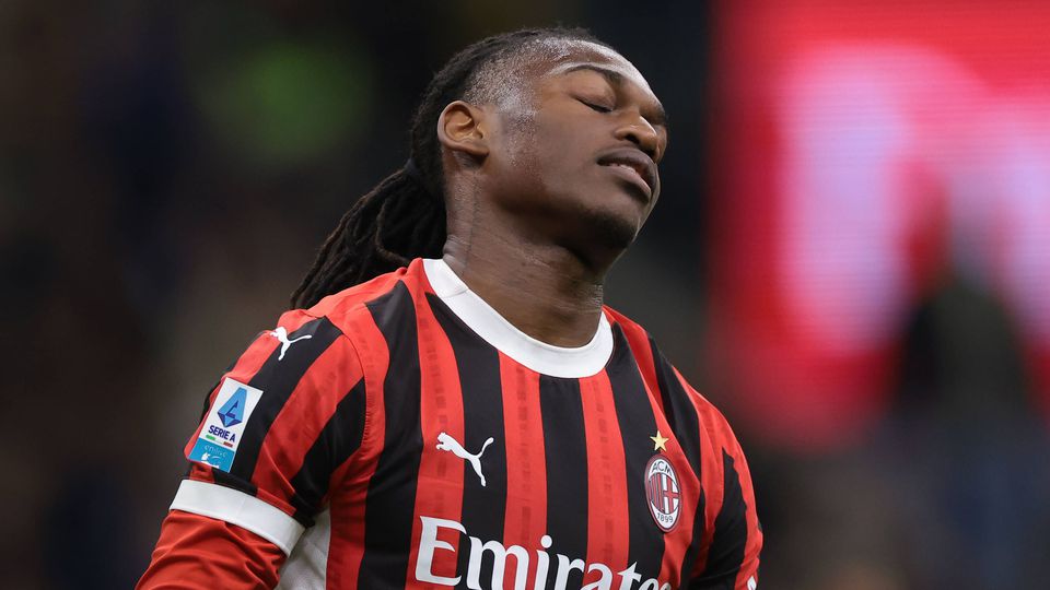 Rafael Leão frustrado no Milan-Atalanta