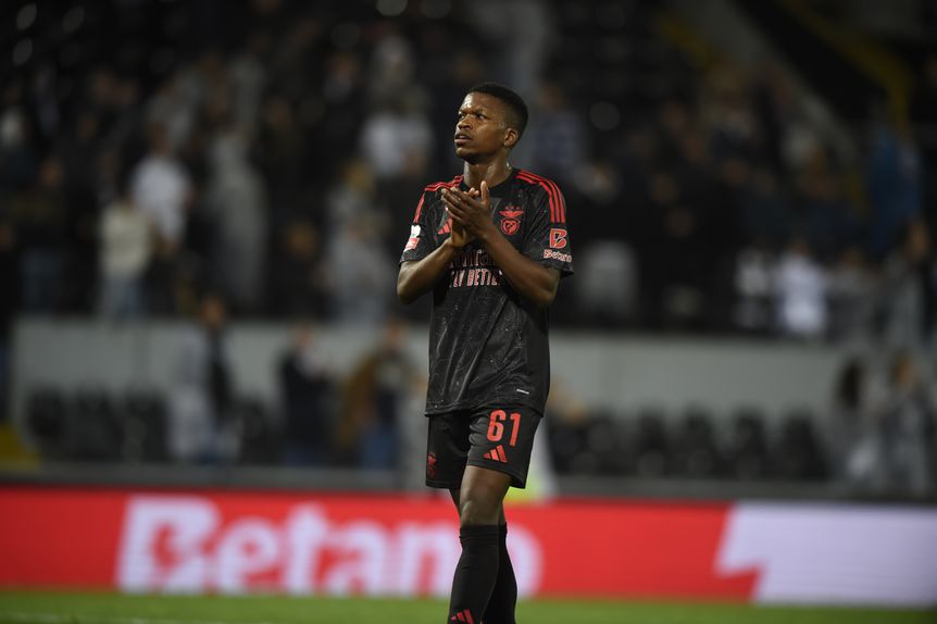Florentino no final do jogo de Guimarães (Foto: GRAFISLAB)