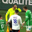 Bandeirinha atingido na cabeça: jogo de Paulo Fonseca suspenso