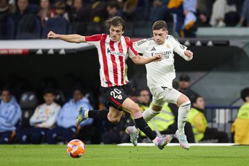 Golo monumental de Valverde mantém Real agarrado ao título