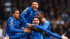 Pedro Neto decisivo na reviravolta do Chelsea: «Não tenho palavras...»