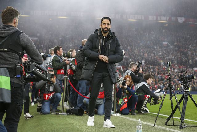 Aviso a Amorim: «Liga Europa não vai salvar época desastrosa do Man. United»