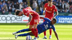 Liverpool mais perto do campeonato, Leicester desce de divisão