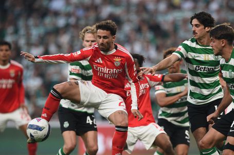 Rafa, avançado do Benfica, em lance no Sporting-Benfica de abril de 2026 (foto: Sérgio Miguel Santos)