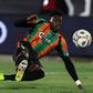 Issa Doumbia (1,87 metros e 79 quilos), médio de 22 anos do Veneza - Foto: IMAGO