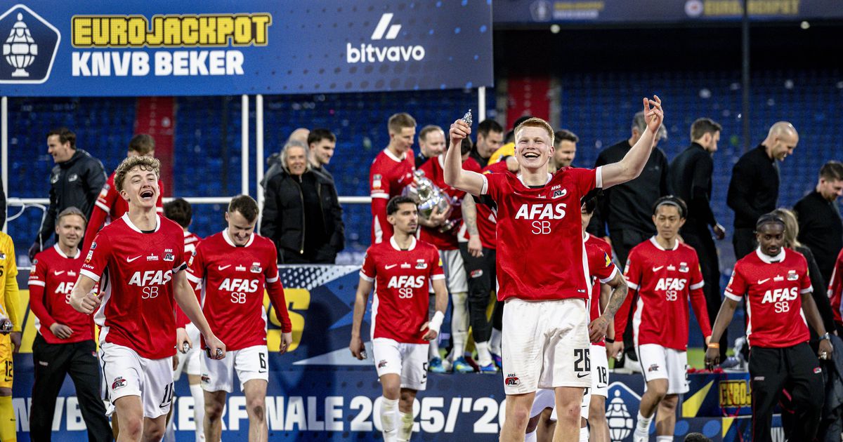 AZ conquista Taça e pode criar pesadelo ao Ajax com Harry Styles ao barulho