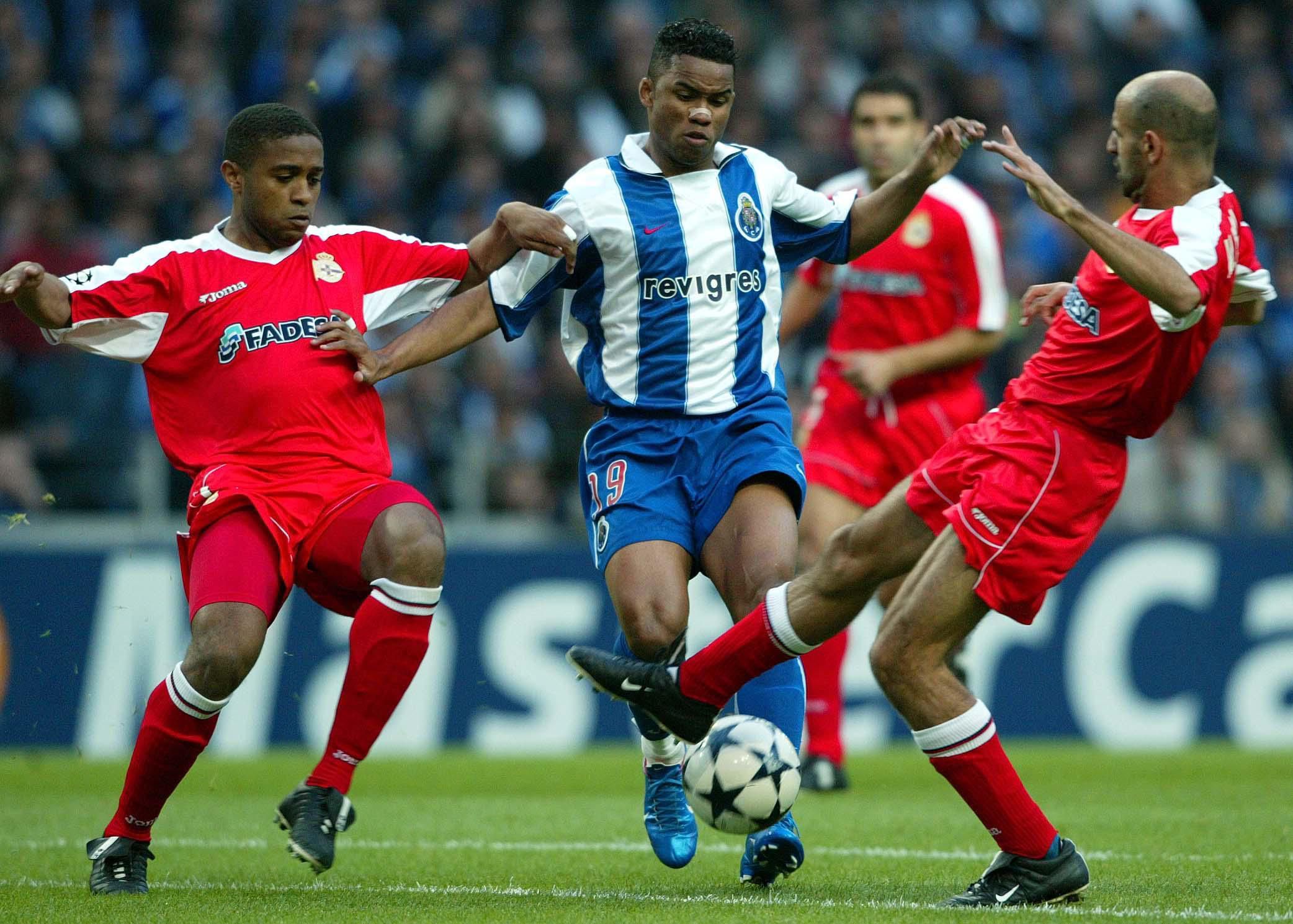 Deportivo La Coruña: semifinalista em 2004, perdendo para o FC Porto, os galegos jogaram em cinco edições na Champions até caírem nas divisões inferiores espanholas. Agora, lutam pelo regresso à LaLiga (ASF)