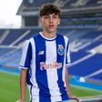 Guilherme Fontes assinou contrato de formação - Foto: FC PORTO
