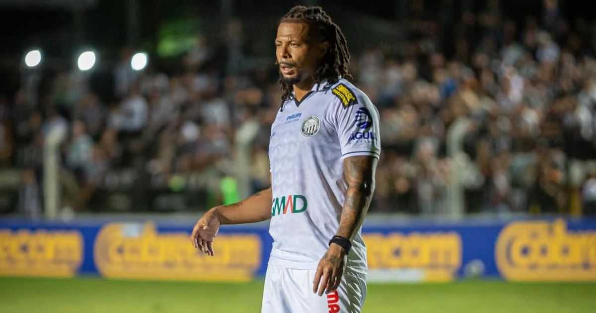 Cabo Verde condena insultos racistas a ex-Benfica