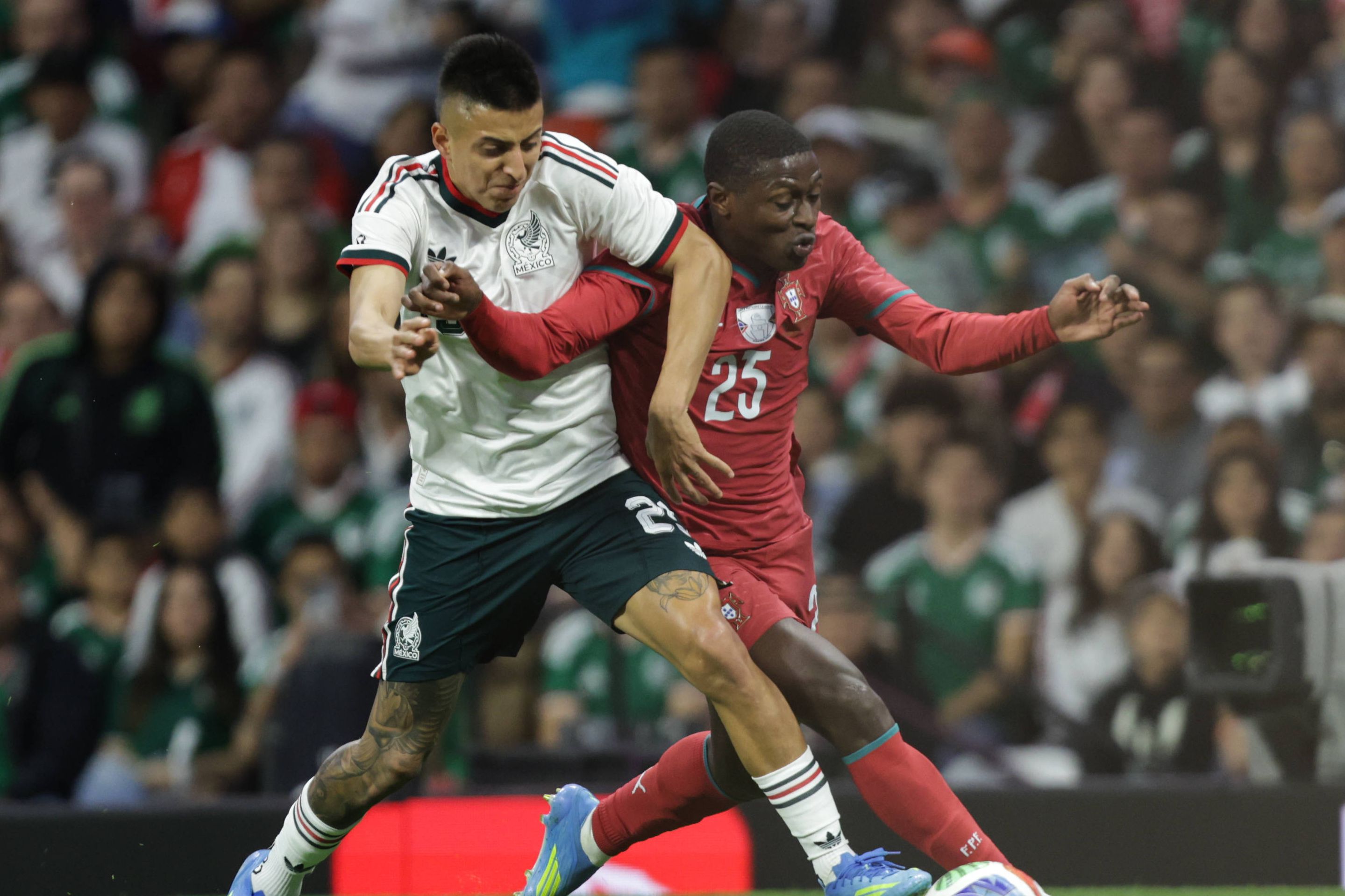 Camisolas de Portugal entre os artigos apreendidos