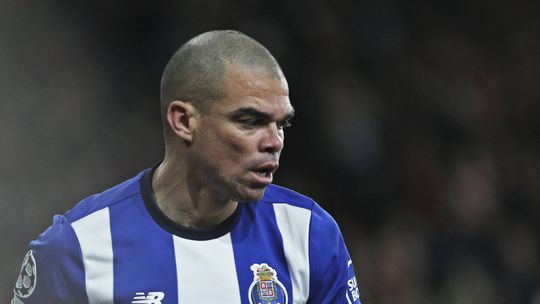 Mercado FC Porto: Pepe de saída e com convites a chegar