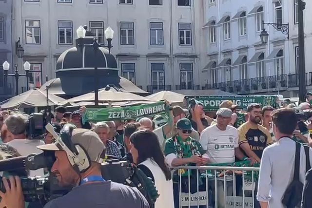 Sporting campeão: ambiente na Praça do Município