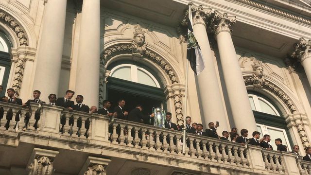 Campeões nacionais fazem a festa à varanda