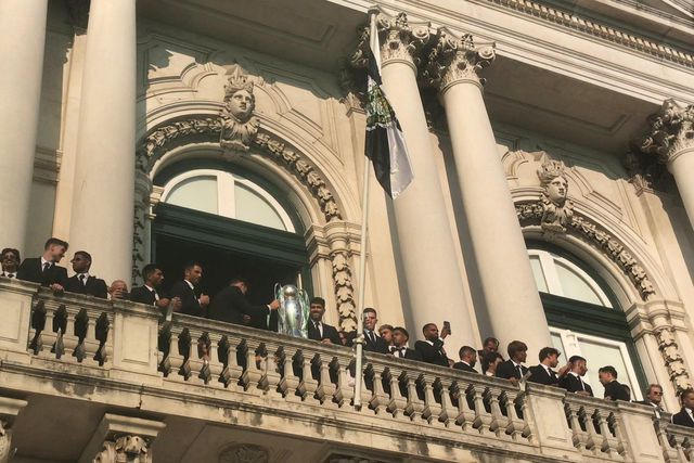 Campeões nacionais fazem a festa à varanda