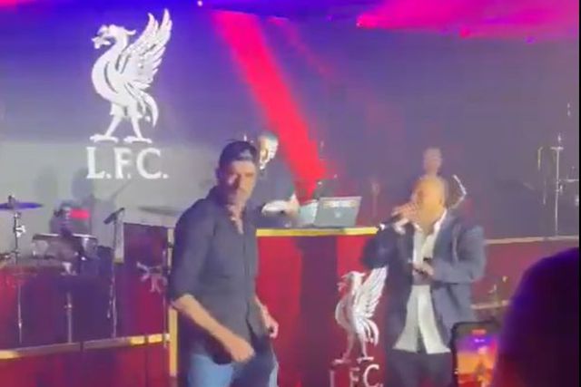 Um homem feliz: Klopp dança na festa de despedida do Liverpool (vídeo)