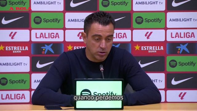Xavi critica cânticos contra o presidente Laporta