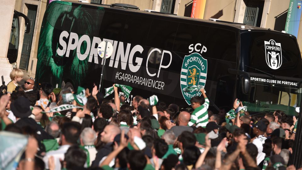 Adeptos do Sporting preparam grande receção à equipa