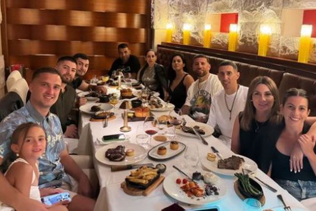 Di María e Otamendi gozam férias juntos no Dubai (foto)