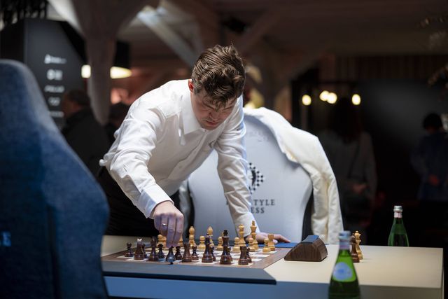 Carlsen empatou contra 143 mil adversários!
