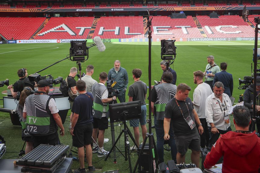 Ange Postecoglou em Bilbau para a final da Liga Europa