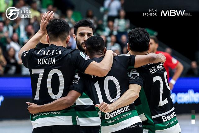 Sporting impõe-se com goleada e força 'negra'