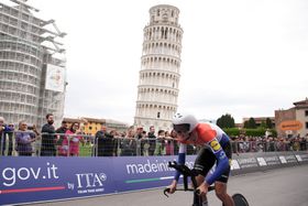 Giro: Del Toro mantém rosa após contrarrelógio marcado pela chuva