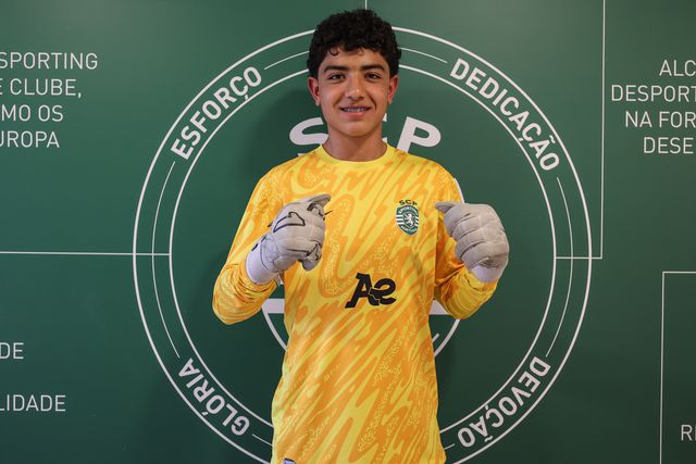 Sporting 'segura' guarda-redes de 14 anos