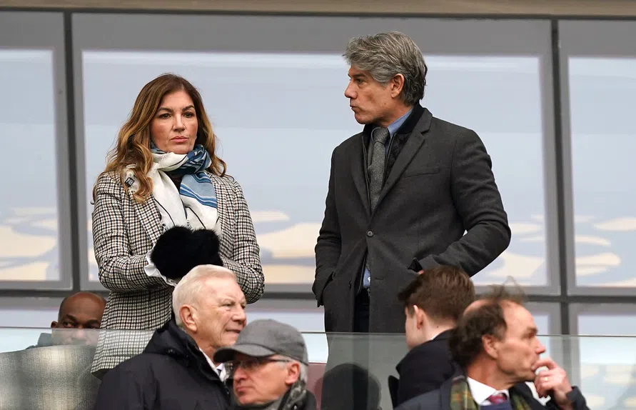 Dirigente vende marido... e lucra!