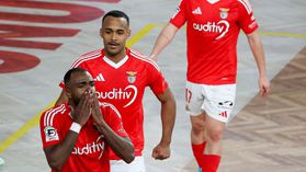 Benfica sentencia presença nas meias-finais com vitória robusta