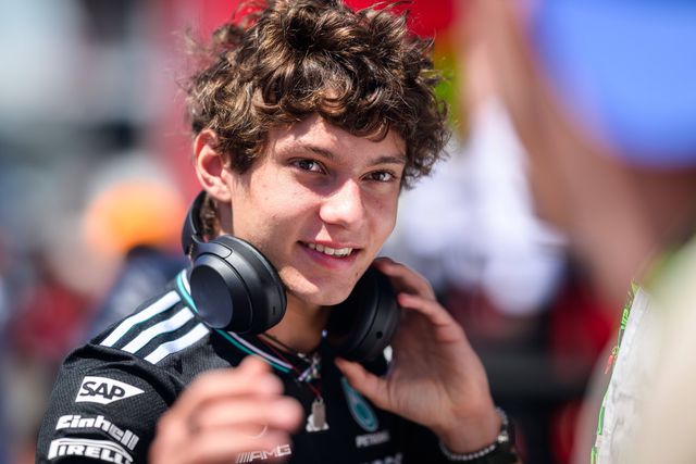 Kimi Antonelli ofereceu uma prenda a todos os comissários de pista