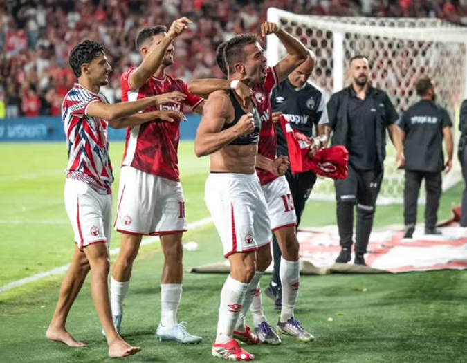 32. O Hapoel Beer Sheva, de Miguel Vítor, tem apenas chances residuais: 0,06%
