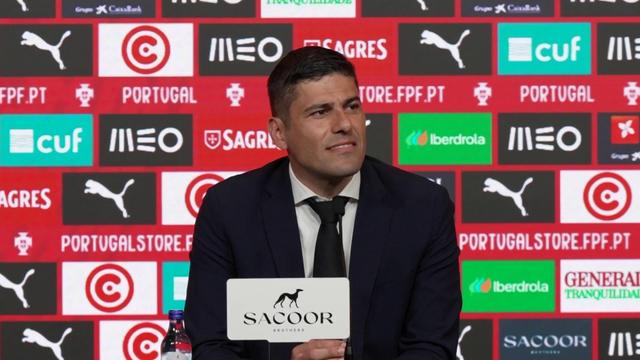 Selecionador explica aposta em jogadora que está nos Estados Unidos