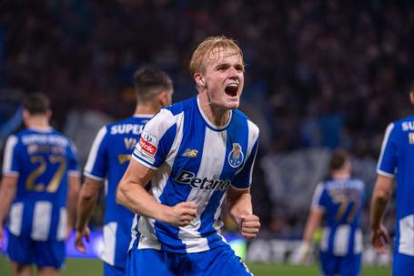 Victor Froholdt, médio do FC Porto