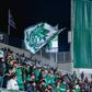 O campeão e o recém-promovido: clube dividiu-se ao meio e ambos festejam