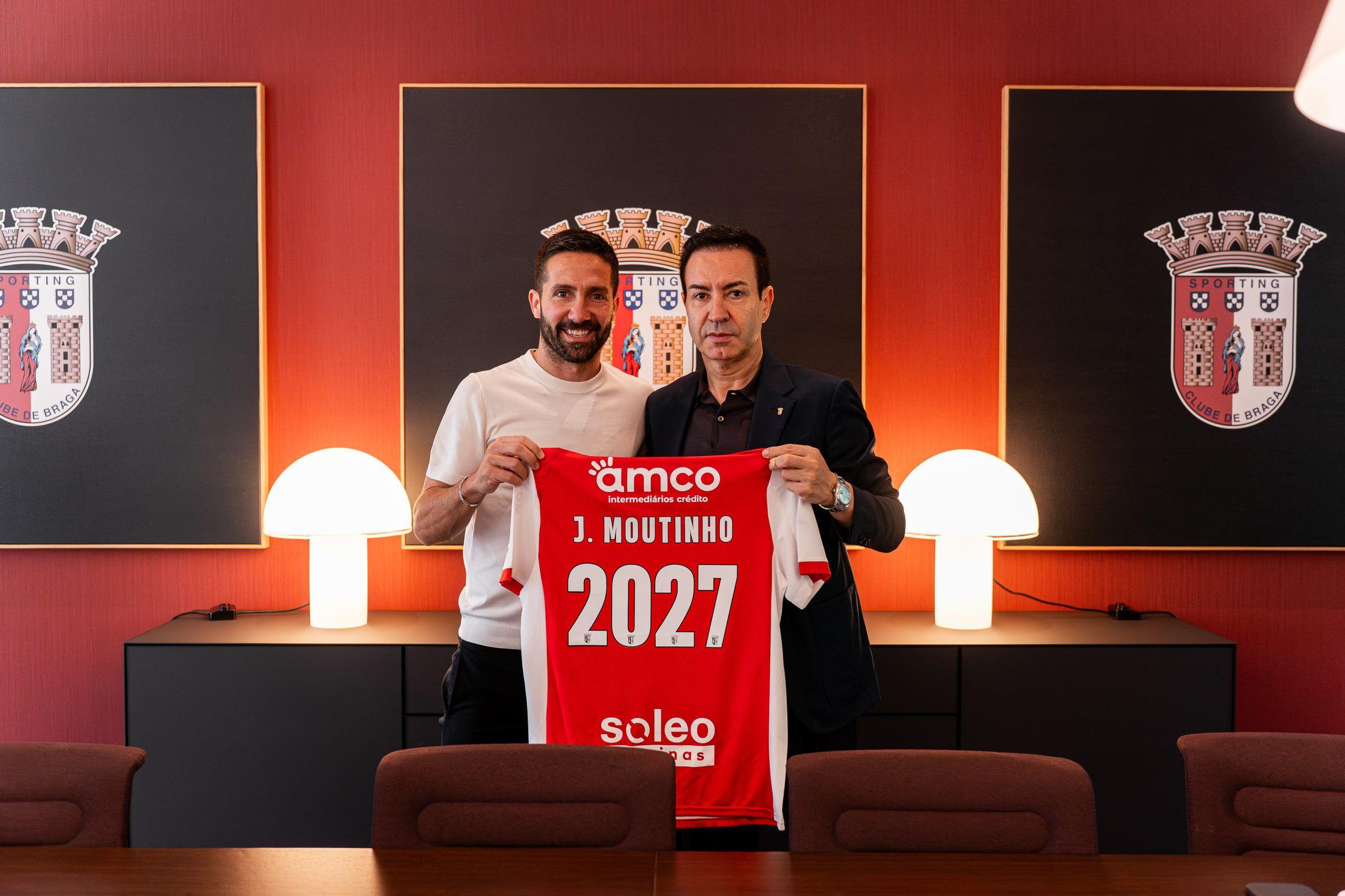 João Moutinho prolongou a ligação ao SC Braga e antevê sucessos para o emblema arsenalista — Foto: SC Braga