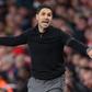 Mikel Arteta a festejar a vitória do Arsenal ao Burnley no Emirates
