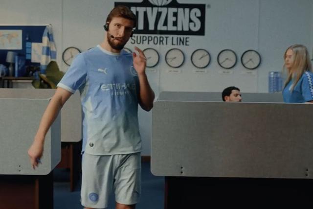 Rúben Dias na linha de apoio? É a nova camisola do Man. City