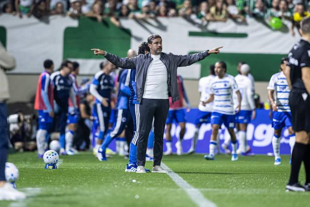 Artur Jorge e a equipa do Cruzeiro