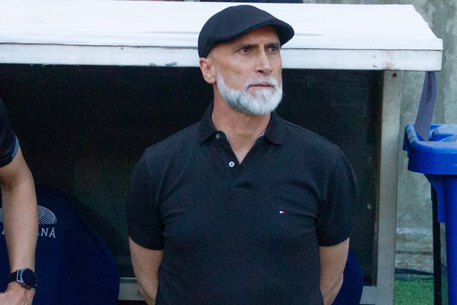 Álvaro Pacheco despedido após quatro jogos no Vasco da Gama