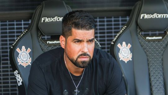 Corinthians discute futuro de António Oliveira