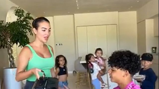 Presentes de luxo para Cristiano Jr