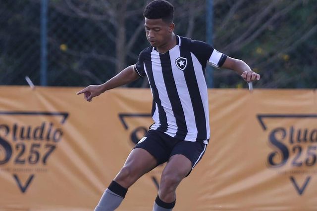 Estrela da Amadora: Kawan será o substituto de Gaspar no eixo