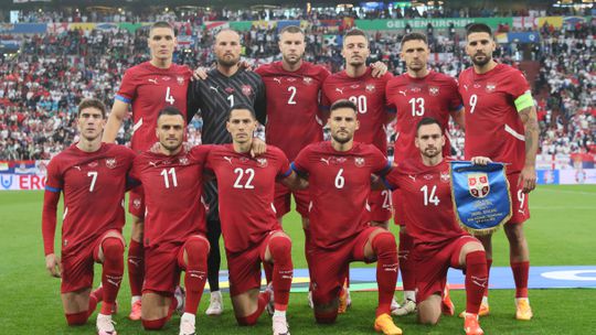 UEFA sanciona Sérvia em mais de 14 mil euros